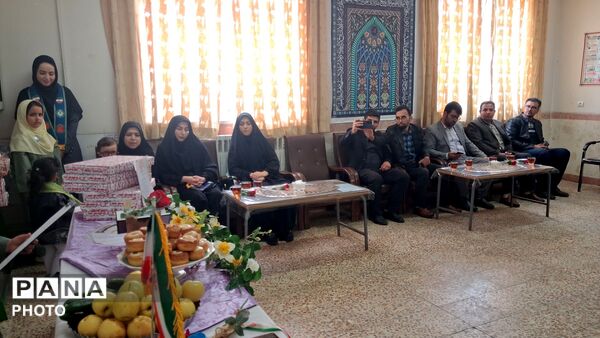 آیین سپاس معلم در مدرسه تمام تشکیلاتی سمیه منطقه مهربان 