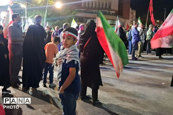 شب هفتاد و هفتم حضور شبانه در میدان نماز شهرری 