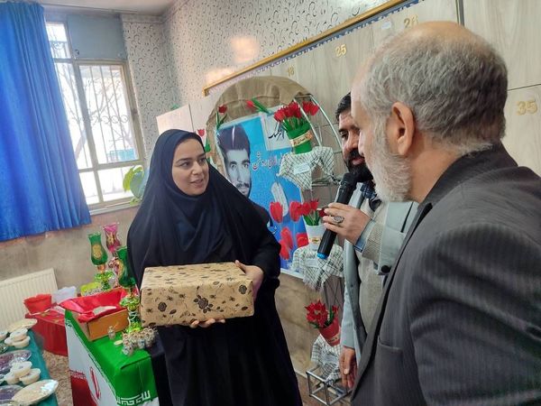 طرح‌ملی‌لاله‌های‌روشن و یادواره شهدای دانش آموز در مدرسه هیات امنایی فرهنگ و  مدرسه شهید رجایی شهرستان قدس