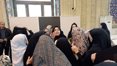 دیدار صمیمی نماینده مردم استان در مجلس شورای اسلامی با نمازگزاران روز جمعه ایلام 