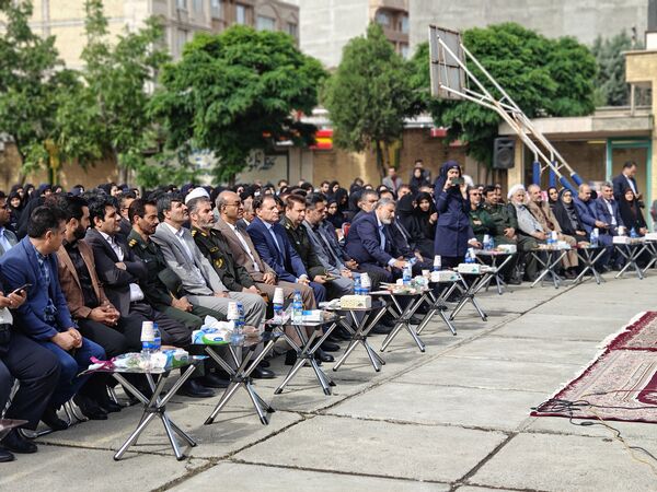 زنگ «سپاس معلم» در کرمانشاه 