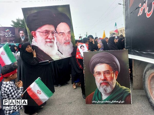 حضور پرشور مردم میناب در روز جهانی قدس و بدرقه شهید پاسدار ابوالفضل اکبری