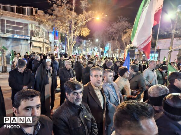 تجمع فرهنگیان و دانش‌آموزان اهری در آستانه چهلم رهبر شهید و شهدای دانش‌آموز میناب