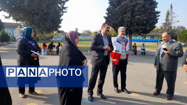 مانور سراسری زلزله در دبستان یکتا شهرستان قائمشهر