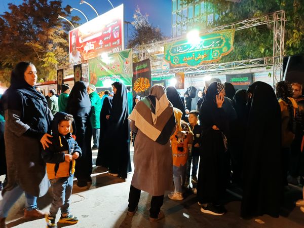 برپایی چایخانه امام رضا(ع) در موکب کوثر مسجد امیرالمومنین (ع) در بجنورد