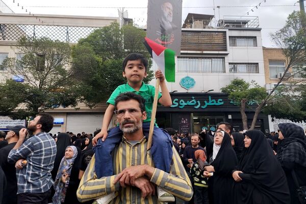 وداع تاریخی مشهدی‌ها با خادم‌الرضا؛ شهید جمهور