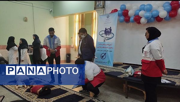 رقابت علمی و مهارتی سفیران سلامت در رباط کریم؛ گامی برای ارتقای آگاهی بهداشتی دانش‌آموزان