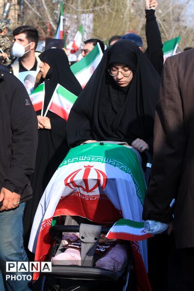 بیعت مردم تهران با سومین رهبر انقلاب