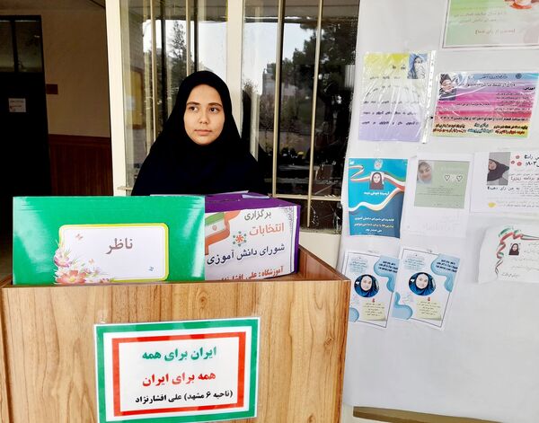 انتخابات شورای دانش‌آموزی در دبیرستان علی افشارنژاد ناحیه ۶ مشهد