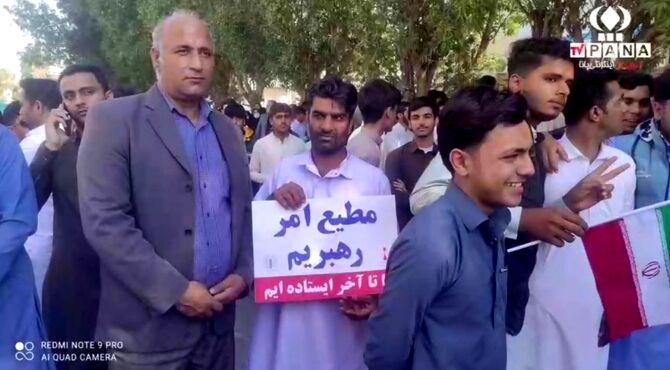 راهپیمایی مردم کنارک در اعتراض به اغتشاشات اخیر