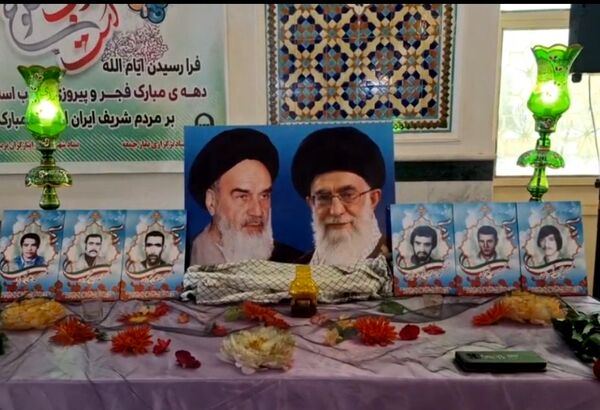 برگزاری آیین گلباران تمثال امام خمینی (ره) در تربت جام 