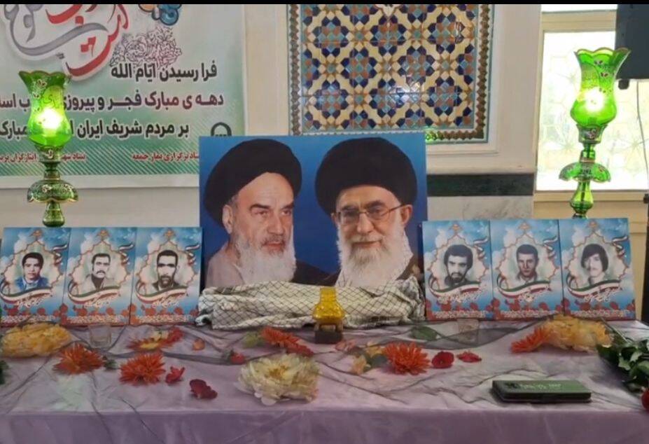 برگزاری آیین گلباران تمثال امام خمینی (ره) در تربت جام 