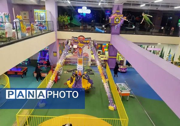 اردوی تفریحی دانش‌آموزان دبیرستان شاهد افشار در شهربازی خلیج فارس