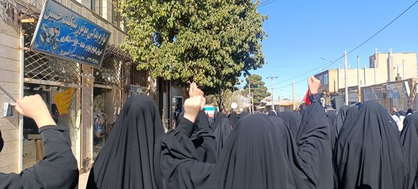حضور پرشور و حماسه‌آفرین دانش‌آموزان نسر در راهپیمایی یوم‌الله ۱۳ آبان