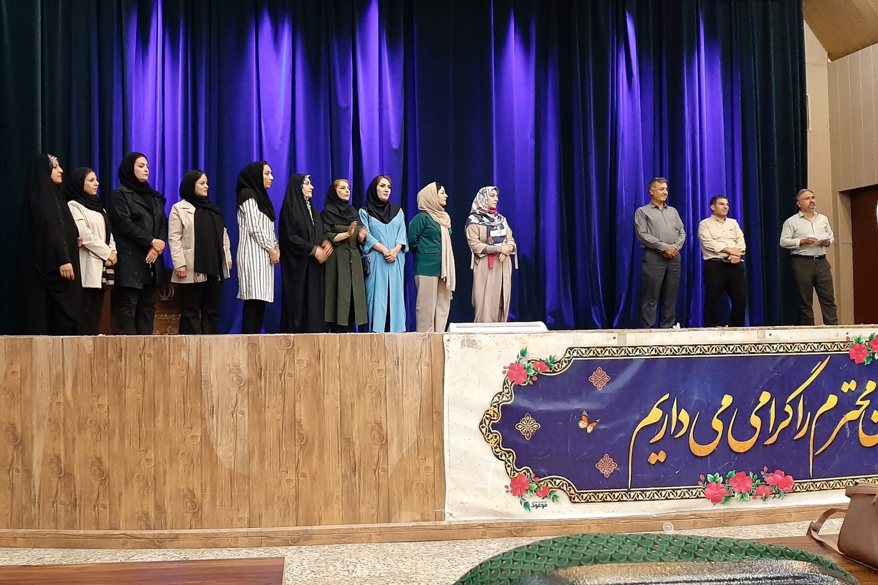 انتخابات انجمن اولیا و مربیان دبیرستان دخترانه پویش ناحیه 3 شیراز