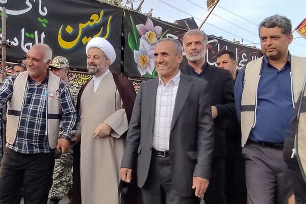 خدمت‌رسانی دانش‌آموزان در موکب «عشاق‌الحسین(ع)» سازمان دانش آموزی شهرستانهای تهران