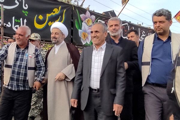 خدمت‌رسانی دانش‌آموزان در موکب «عشاق‌الحسین(ع)» سازمان دانش آموزی شهرستانهای تهران