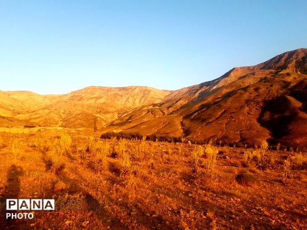 منظره ی دیدنی طبیعت کوه های شهر بار 