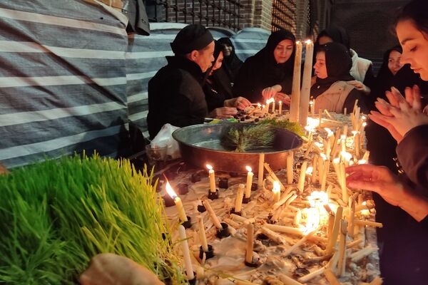 اقامه نماز ظهر عاشورا و آیین تعزیه‌خوانی در اردبیل 