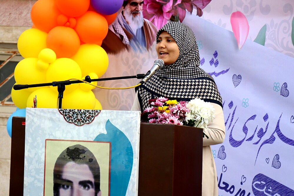 آیین گرامیداشت مقام معلم و به صدا درآوردن زنگ سپاس معلم در مدرسه شهید مرادی و شهید کلانتری پاکدشت