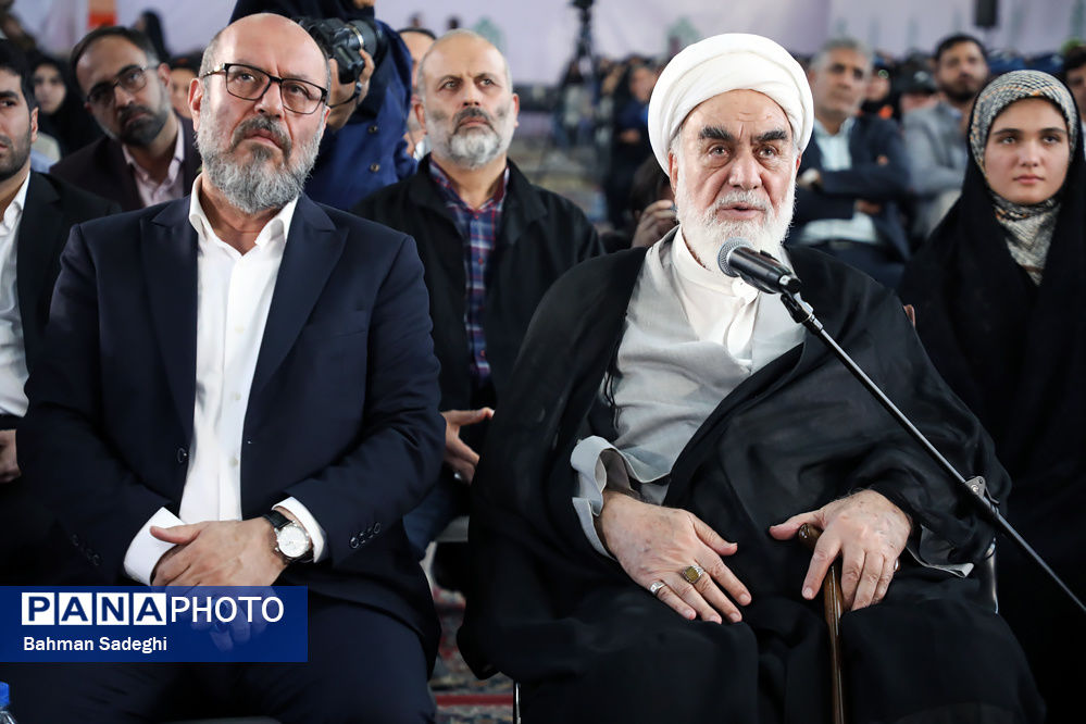 آیین بهره‌برداری و رونمایی از طرح‌های ارتقا عدالت آموزشی و پرورشی بنیاد مستضعفان