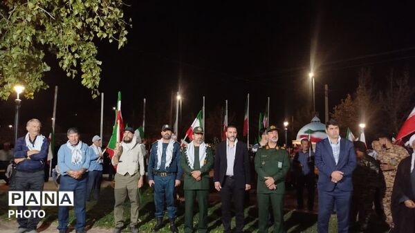 تجمعات شبانه با حضور ایثارگران و جمعی از رزمندگان در مزار شهید گمنام شهر نیم ور