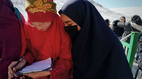 بازارچه کسب و کار دانش‌آموزی مدرسه الزهرا شهرستان مارگون