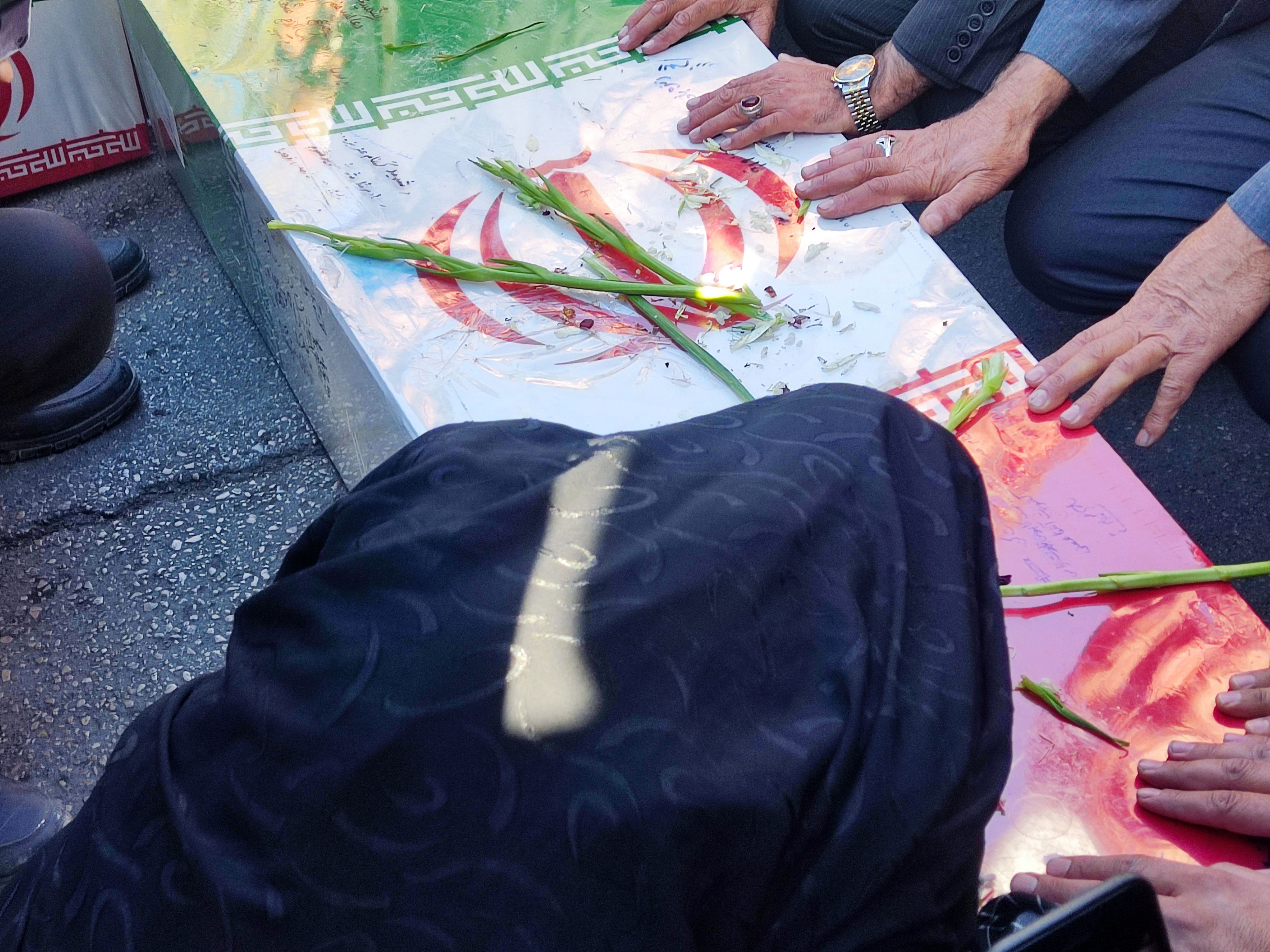 استقبال پرشور مردم بجنورد از پیکر شهیدان گمنام