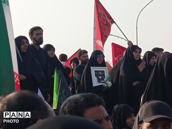 تلاقی دریای سرخ و سیاه مردم در حماسه وداع با قائد امت