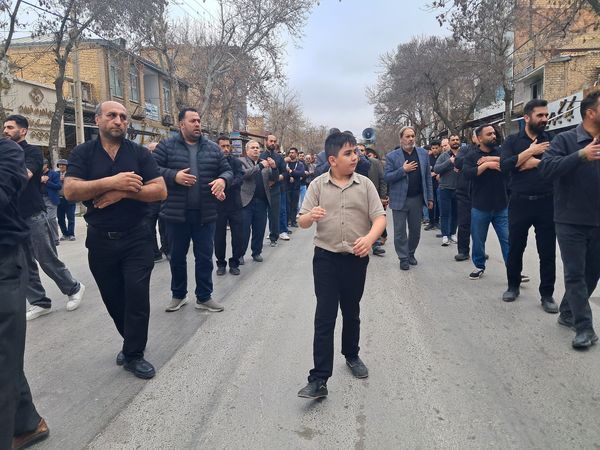 مراسم دسته روی و سینه زنی مردم آشخانه به مناسبت شهادت امام علی (ع)