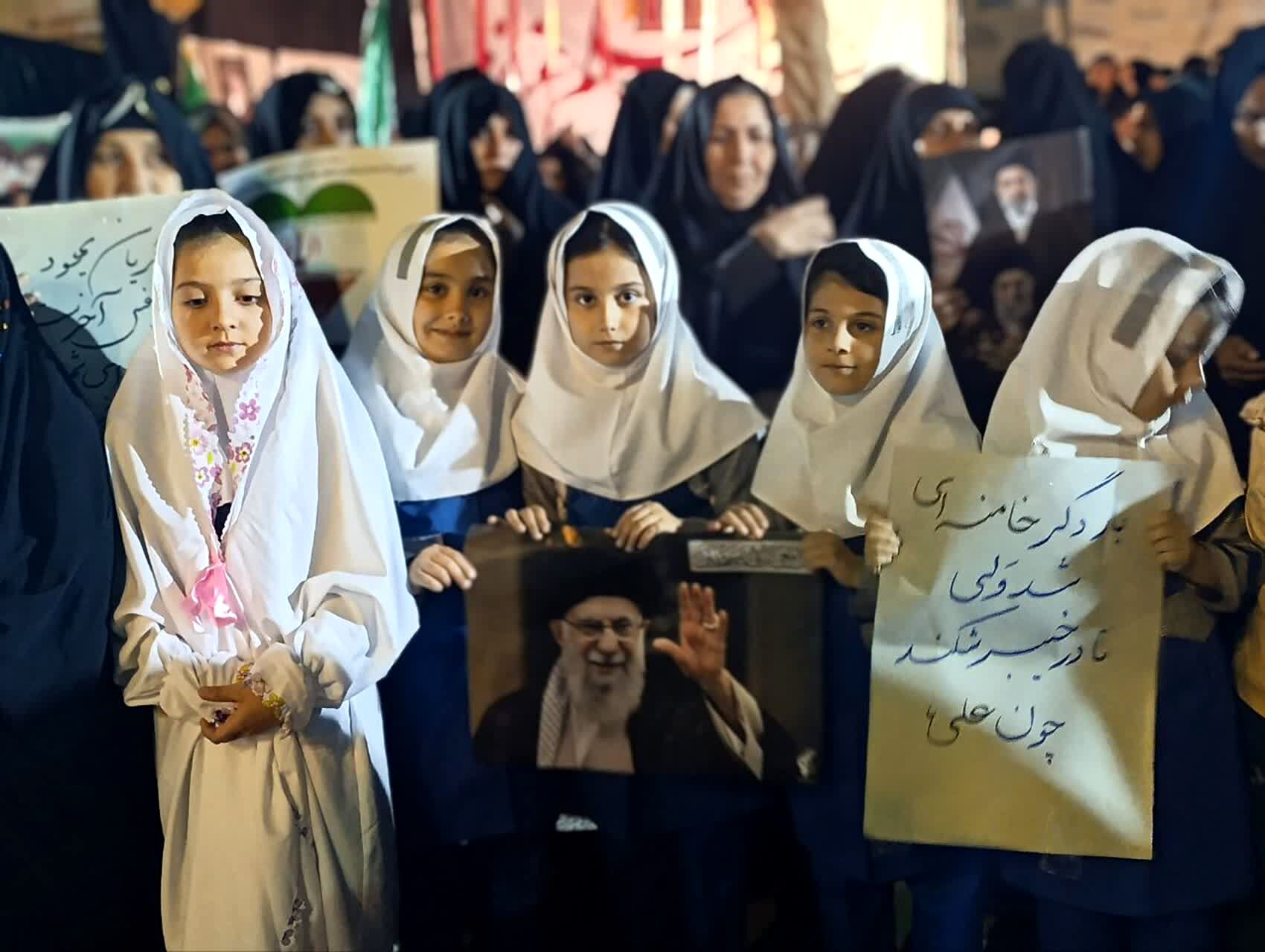 حضور مدیر کل خراسان شمالی در هفتاد و سومین شب از اجتماعات شبانه در شهر غلامان
