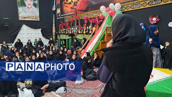 جشن نیمه شعبان در دبیرستان حضرت زینب (س)