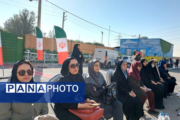 افتتاحیه پویش سلامت دهان و دندان و اجرای طرح وارنیش فلوراید در منطقه کهریزک 