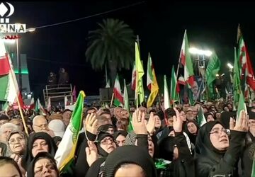 مردم گرگان همچنان به میدان می آیند