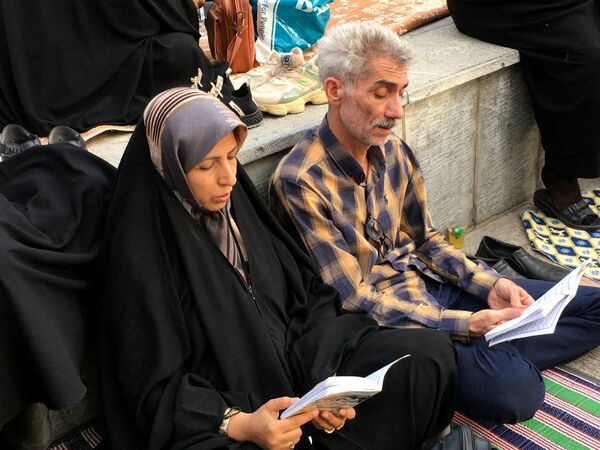 برپایی مراسم دعای عرفه در گلستان شهدای اصفهان
