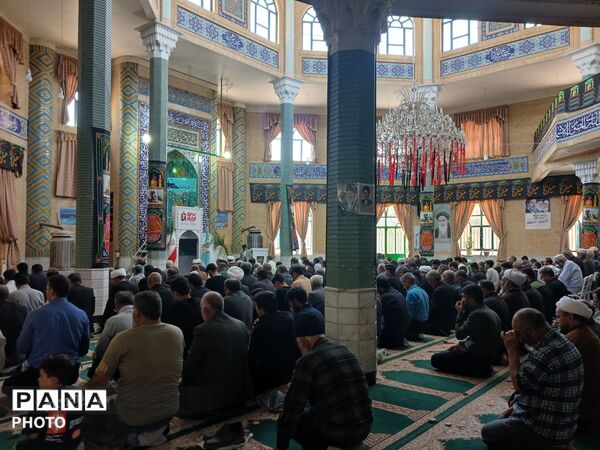 مصلای باخرز میزبان نمازگزاران ولایتمدار