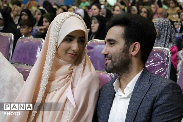 ندای هلهله فرشته‌ها در ورزشگاه انقلاب کرج 