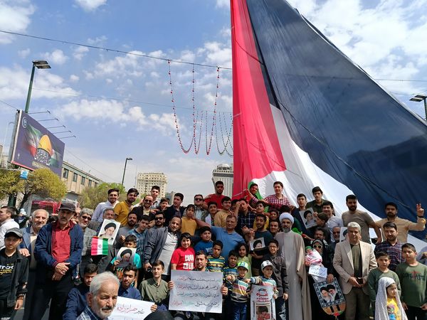 راهپیمایی باشکوه روز جهانی قدس در جوار بارگاه رضوی