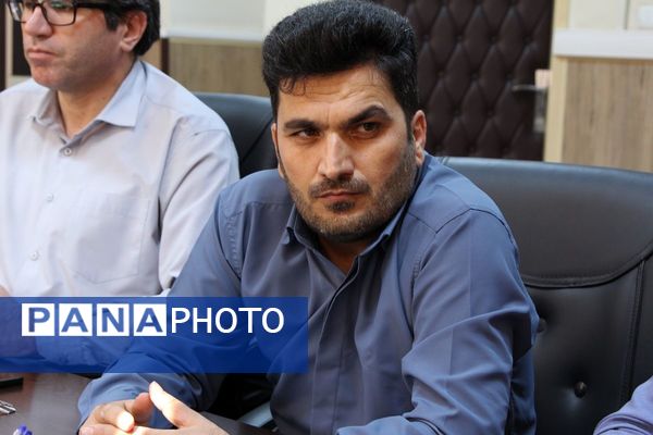 آیین معارفه معاون پرورشی و تربیت‌بدنی اداره آموزش‌وپرورش بهارستان‌دو