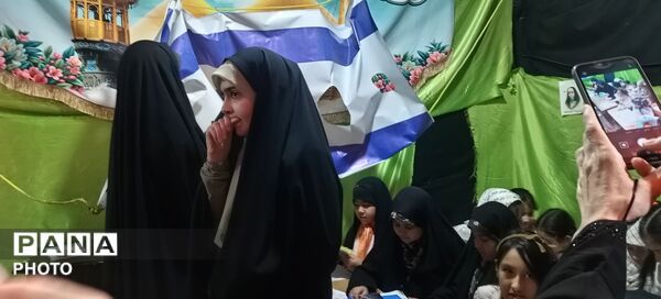 غرفه دهه نودی ها در تجمعات شبانه
