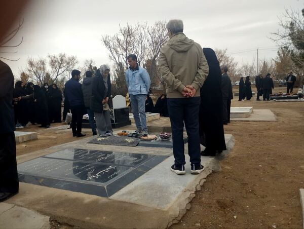 مراسم شب‌های چراغ  برات در گلزار شهدای روستای مهدی آباد خلیل آباد 