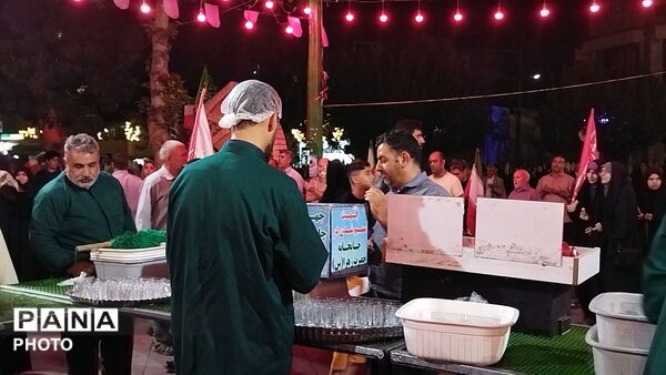 چایخانه حضرت زهرا(س)، میزبان عاشقان در شب‌های انتظار و شهادت