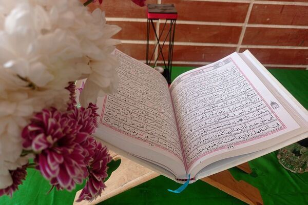 دبیرستان شادروان اخترصدوقی در سوگ مادر دو عالم