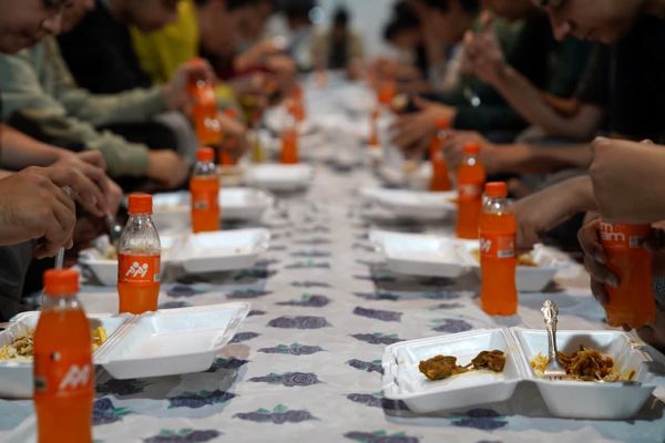 اعتکاف به رنگ خدا ۴؛ دانش‌آموزان یزدی به مهمانی خدا رفتند