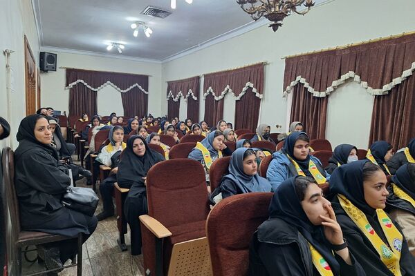 برگزاری اردوی تمشک با حضور دانش‌آموزان ناحیه یک شهرری در کانون امام خمینی(ره)