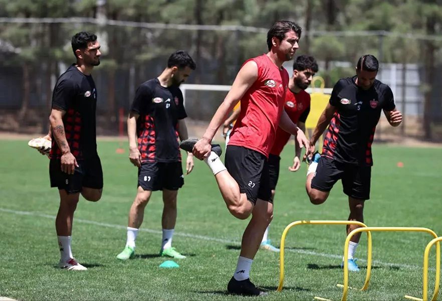 استراحت یک روزه در برنامه سرخپوشان قبل از بازی با هوادار