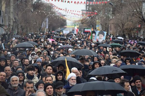  لبیک ملت ایران به فرمان رهبری