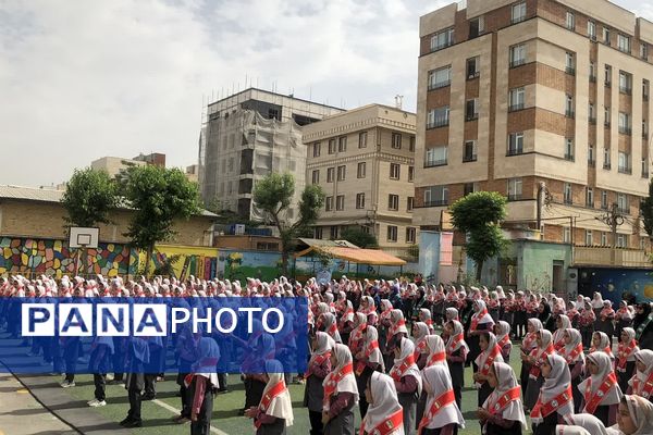 بیست و ششمین سالروز تاسیس سازمان دانش‌آموزی در دبستان طواف و معماریان ناحیه دو شهرری 