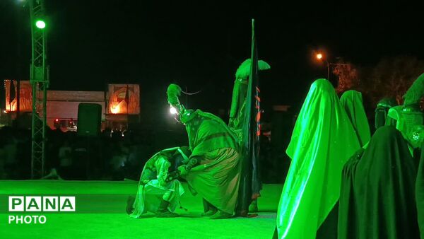آیین عزاداری هشتمین شب محرم با حضور امام جمعه و عاشقان اهل‌بیت(ع) در گچساران