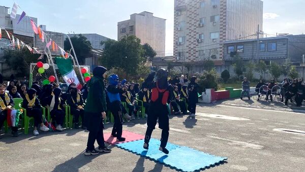 جشن باشکوه انقلاب و ایرانمون